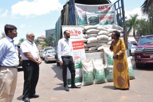 Abid Alam and Ali Hands Over 100 tonnes of Sugar to Minister Acheng