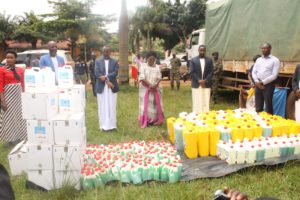 Owek.Namutamba ,Muvawala ,Osman ,Kadaga , Kyabazinga and Balyeku Receiving Sanitizers from Madhvani Group at Bugembe Kingdom Headquarters (1)