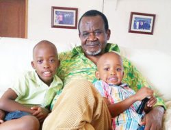 Aggrey-Awori-with-his-grandsons