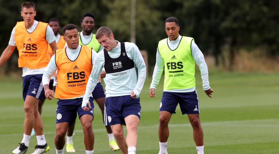 Leicester-City-players-in-training