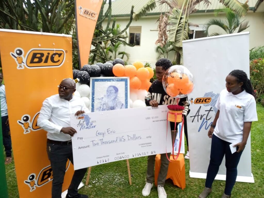 Continental winner Eric (C) Receiving a Danny cheque.