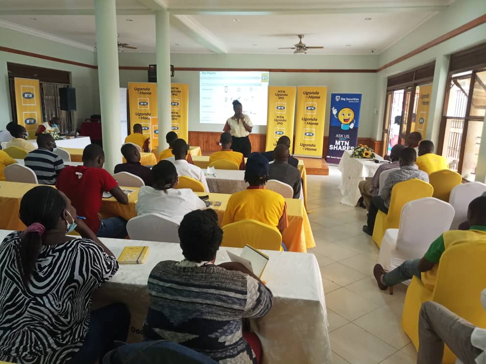 Hundreds-of-people-turn-up-for-the-Fortportal-townhall-organised-by-MTN-to-encourage-Ugandans-to-participate-in-its-IPO