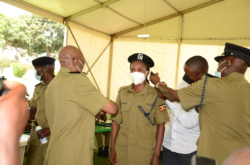 Peruth-Chemutai-being-pipped