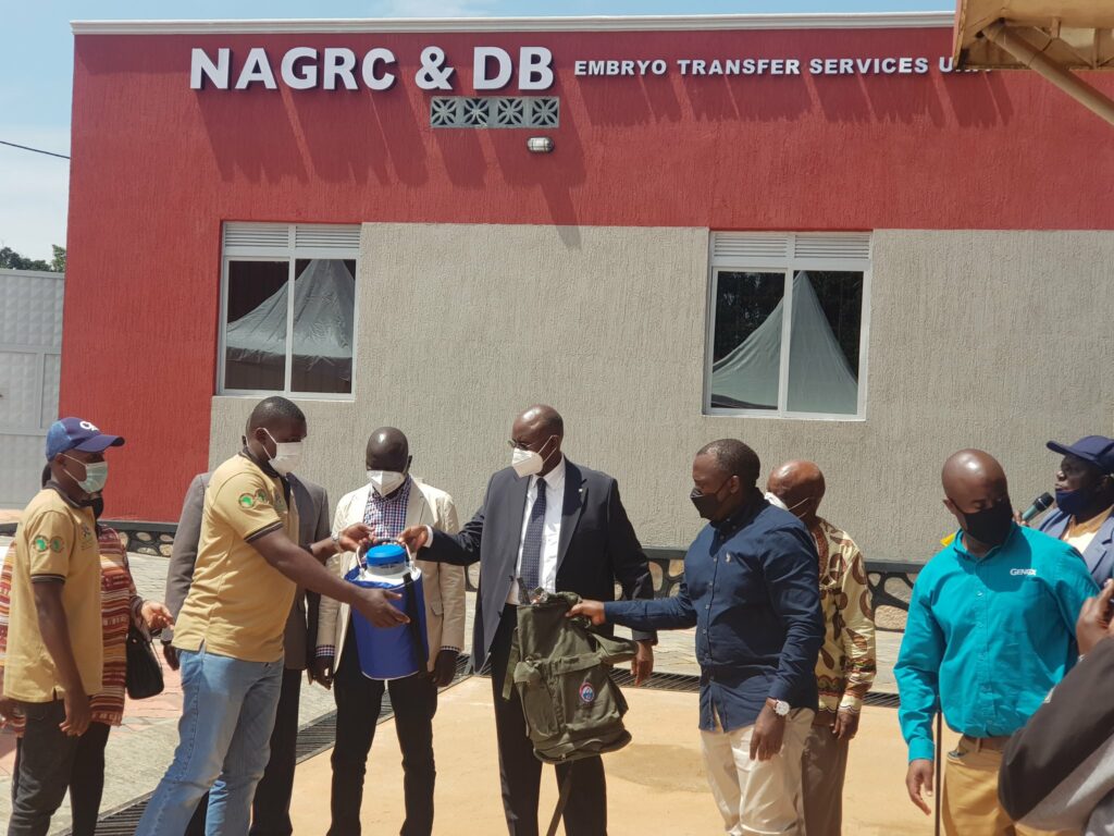 Rwamirama aided by Dr Beine hands over kits to AI technicians on Saturday