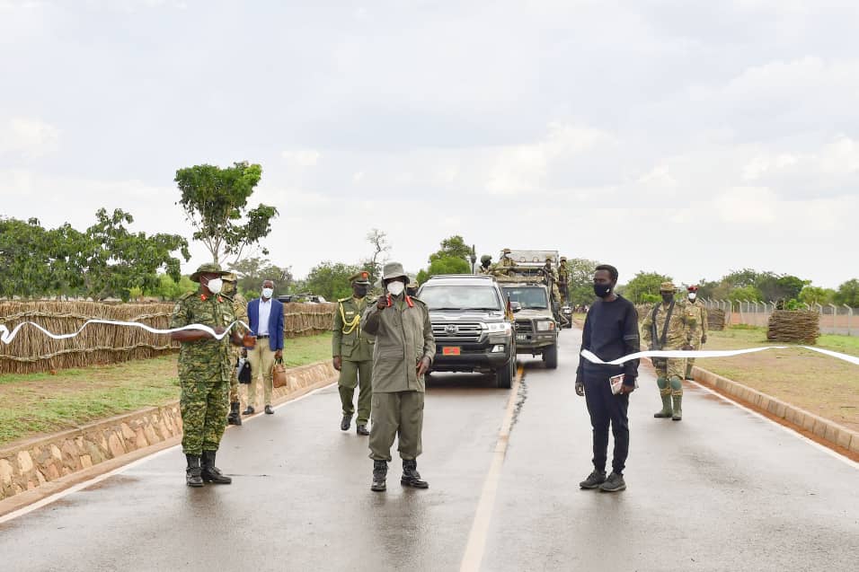 President commissioning the tarmac road network connecting all the institutions in Kaweweta (1)