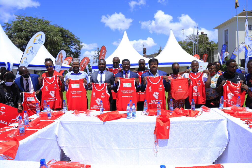 The Katikiro of Buganda, Owek. Charles Peter Mayiga (C), Manoj Murali, Airtel Managing Director (5th R) with other Airtel Uganda officials at the unveiling of the 2022 Kabaka Birthday Run