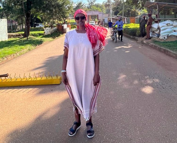 Winnie-Byanyima-at-Luzira-750x606