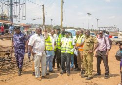 The-KCCA-and-UNRA-team-that-carried-out-the-operation-750x524