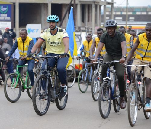 His Royal Highness King Oyo (in blue helmet) rode a section of the sport bike race category in Fort Portal town (1)