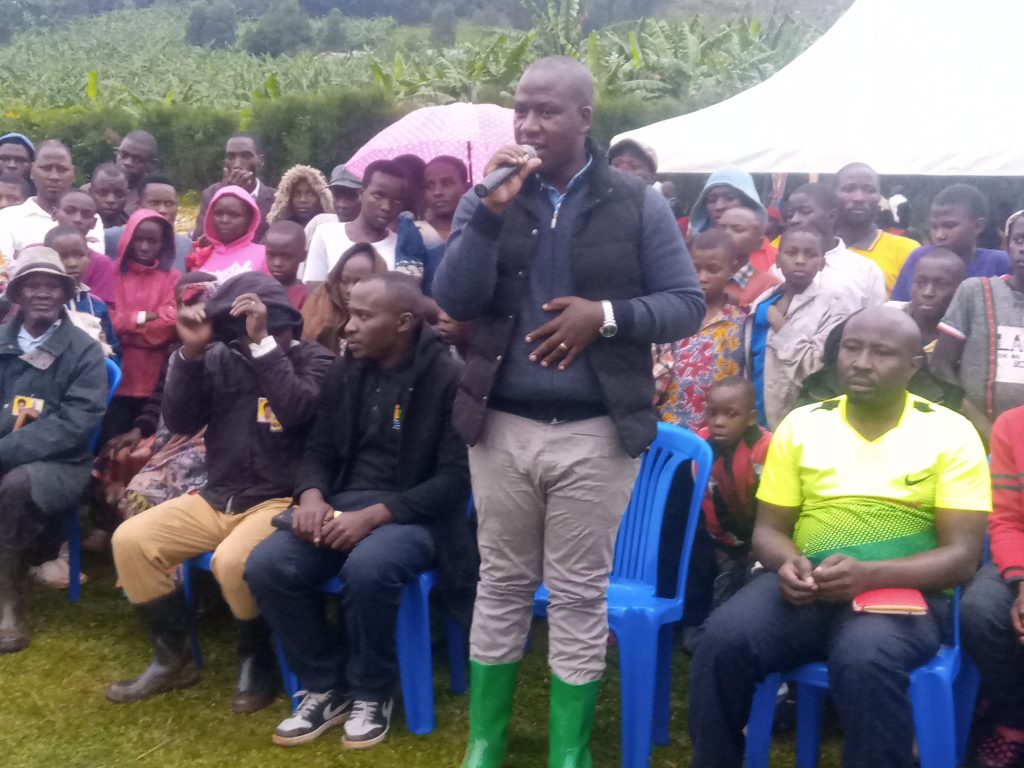 MP Tusiime speaking to his people in Nyaruhandagazi
