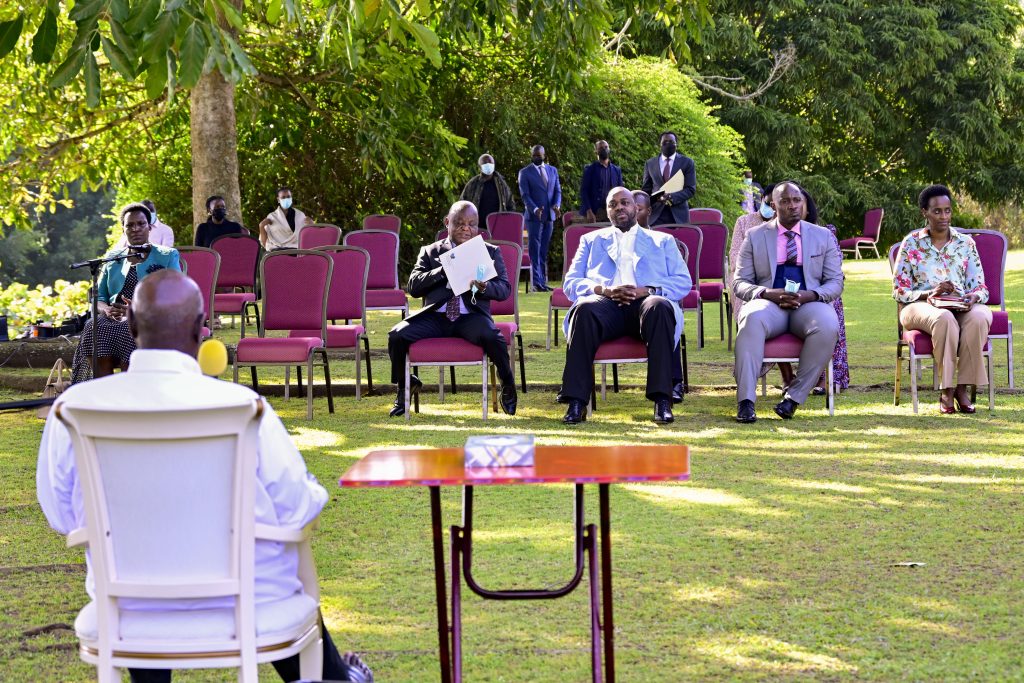 President Museveni meeting DR Congo's minister for Regional Intergration Mbusa Nya Mwisi (L) and his delegation at State House Entebbe on Thursday. (2nd R) is Ambassador Kaliisa. PPU Photo (4)