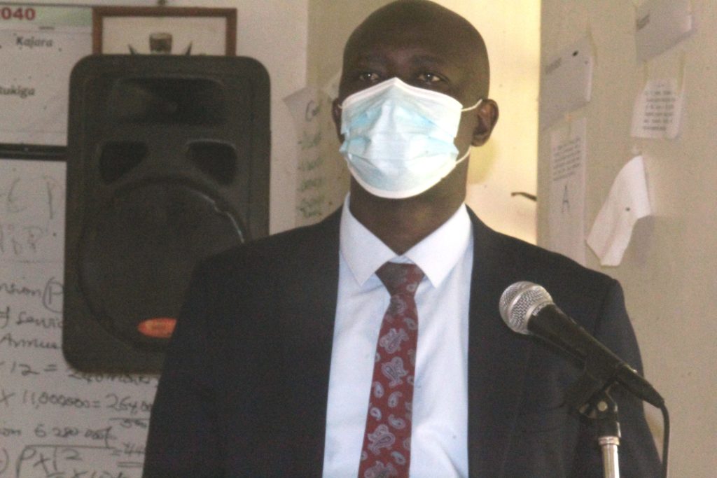 Nelson Nshnagabasheija the kabale LC5B PRESEMTS THE BUDGET