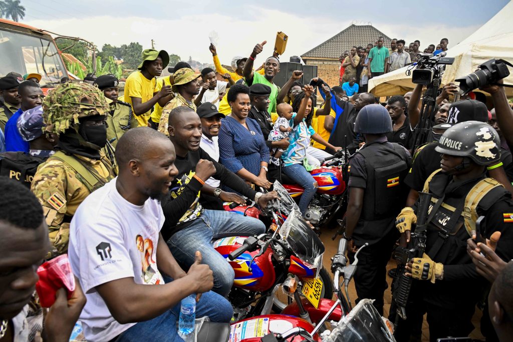 1- State House Comptroller hands over Boda Bodas to Kampala Ghetto Structure SACCOS