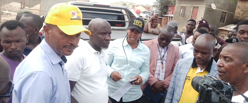 RCC Kankunda, Leaders and locals all grilling the Councilor Taremwa over land grabbing