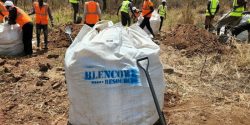 blencowe-uganda-graphite-orom-kitgum-_bulk-sample-800x400